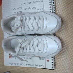 Classic white Reebok size 11 childrens shoe